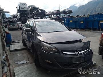 OPEL ASTRA 1.7 TD 2014 A17DTS  PER RICAMBI