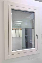 Finestra legno alluminio bianca