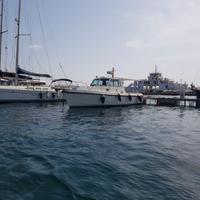 Barca a motore