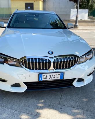 BMW 320d Touring Luxury Steptronic - 2020