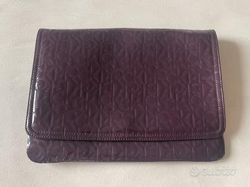 Pochette Calvin Klein originale viola lucida