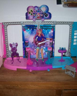 Palco principessa rock Barbie 2014, camera bimbo