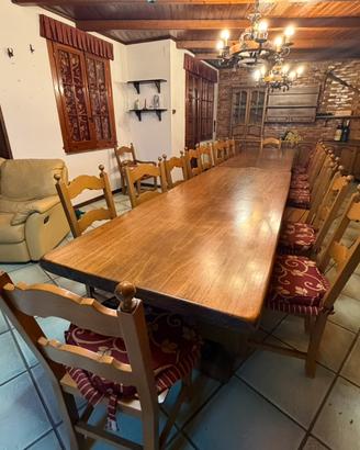 Tavolo in legno massello + sedie