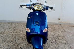 Vespa ET4. 125