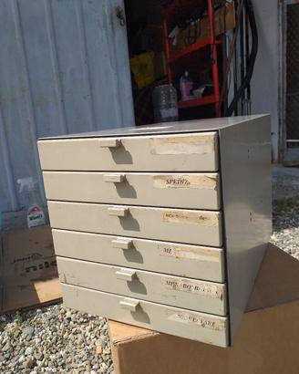 Cassettiera industriale vintage