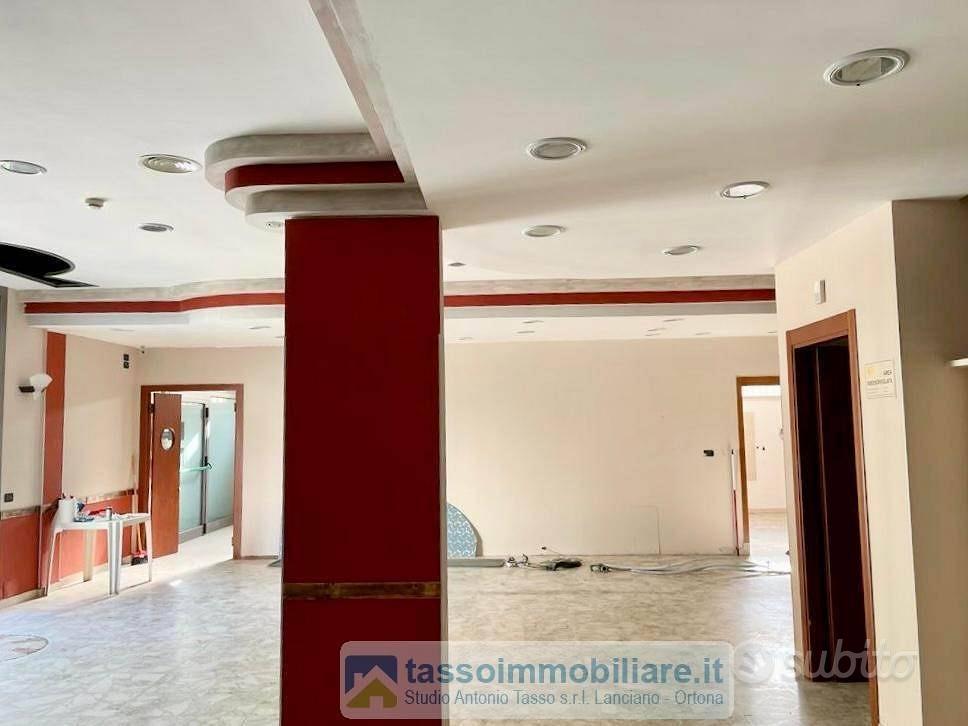 Immobile di 230 m² con 4 locali a Francavilla al M - Altro