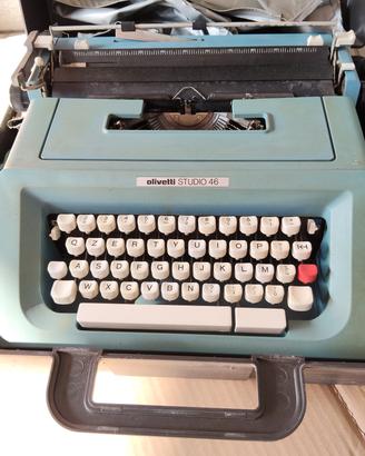 Macchina da scrivere vintage Olivetti 