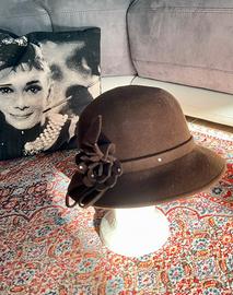 Cappello marrone in lana