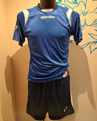 13 completi mute calcio kit maglia e pantaloncino 