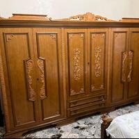 Elegante armadio classico in legno massello