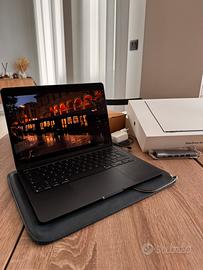 Macbook Air M2 (2022) pari al NUOVO