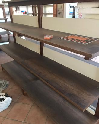 Scaffali in legno