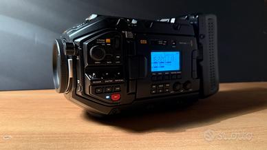 Blackmagic Ursa Mini 4,6k G2 + 4 card C fast 256gb
