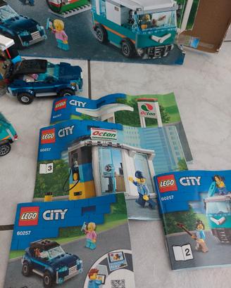 LEGO City Nitro Wheels Stazione di Servizio con SU