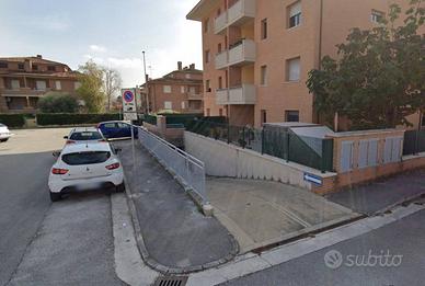Garage a Jesi (AN) - LOTTO JE_F028