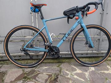 bici gravel cube nuroad race