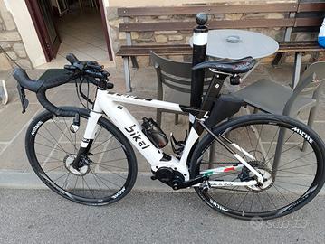 Bici da corsa E-bike Bikel motore Polini