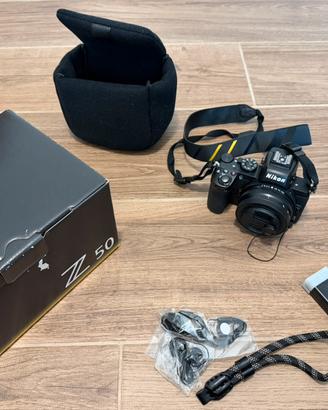 Nikon Z50 + Obiettivo Nikkor Z DX16-50mm + SD 64GB