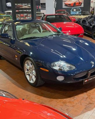JAGUAR XK8 4.0 Coupé Pelle beige tagliandi
