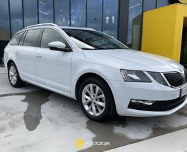 SKODA Octavia 1.4 TSI Wagon Ambition G-Tec