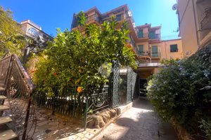 2 LOCALI A SANREMO