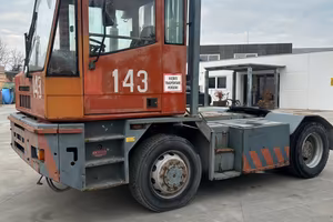 trattore portuale bilico macchina operatrice 4x4 