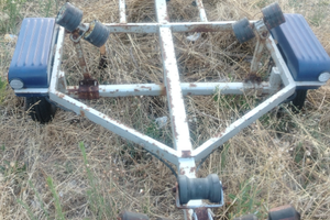 Carrello x barca x allaccio non stradale