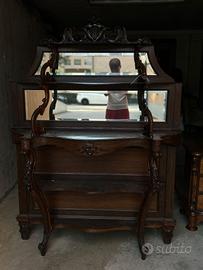 Consolle antica in legno scolpito con specchiera