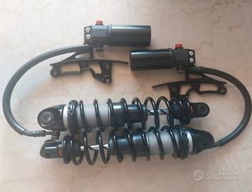 
Road glide CVO ST ammortizzatori post. Showa