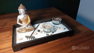 Giardino Zen con Buddha e portacandele