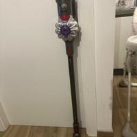 Dyson v8 advance