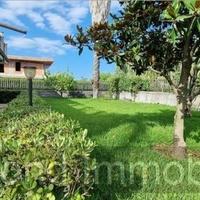 Villetta semindipendente con giardino Fondachello