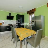 SOLUZIONE INDIPENDENTE CON VERANDA E BOX