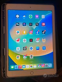 iPad 8 2020 32 gb con schermo non originale e rott