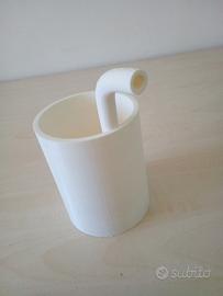 Bicchiere con cannuccia integrata