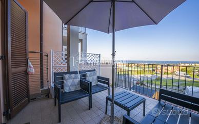 VILLETTA A SCHIERA VISTA MARE