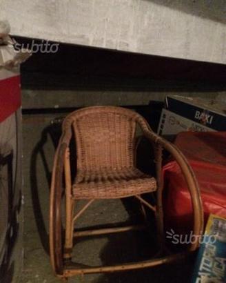 Sedia a dondolo bambino in vimini