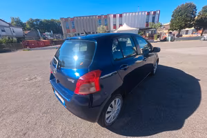 toyota yaris 1.0 Sol 5 porte
