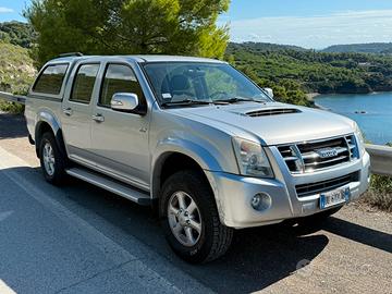 Isuzu D-max gancio traino, hard top, gomme nuove