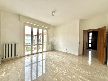5 LOCALI A PESARO