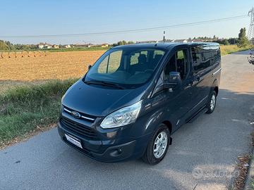 Ford Tourneo Custom 8 posti allestimento Titanium