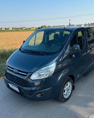 Ford Tourneo Custom 8 posti allestimento Titanium