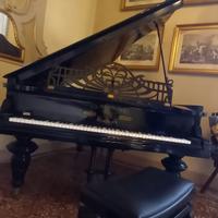 pianoforte a coda nero