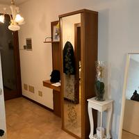 Mobile da ingresso con specchio