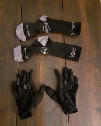 guanti e calze mtb