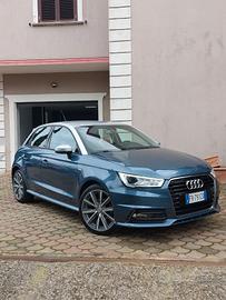 Audi A1 S-Line SPB 1.4 TDI S tronic Bicolore