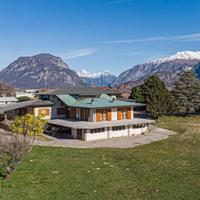 AMPIA VILLA INDIPENDENTE CON SCOPERTO PIANTUMAT...