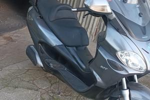 Piaggio x9 evolution, con bauletto