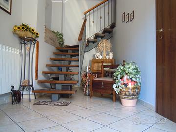 CASA SINGOLA con Garage e Terrazza a Belpasso