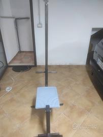 Attrezzo dorsali-gambe